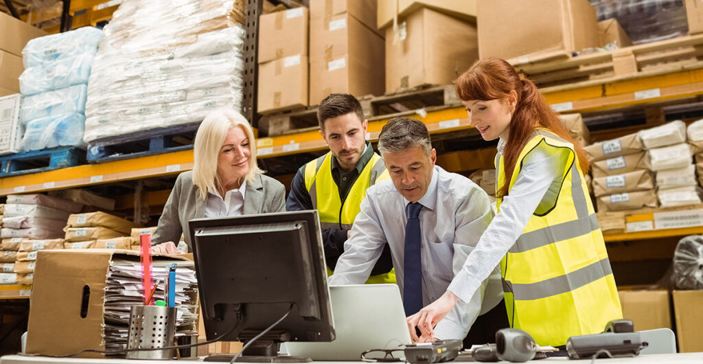 What are the important steps in the warehouse management process of companies?
